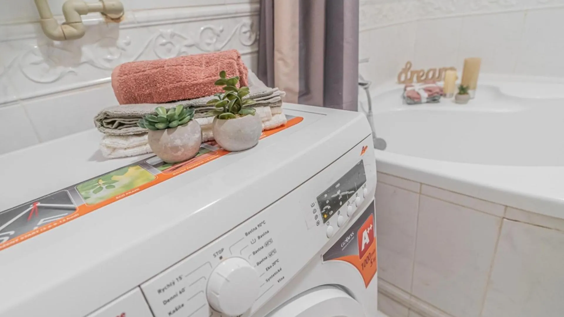 Cozy Mala Strana Apartment In Prague